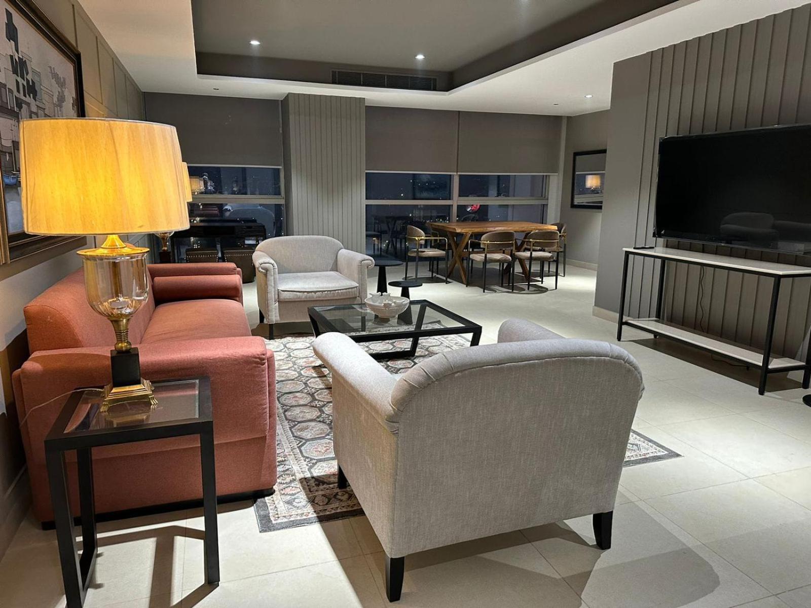 One Constitution Avenue By Goldfinch Lejlighedshotel Islamabad Eksteriør billede