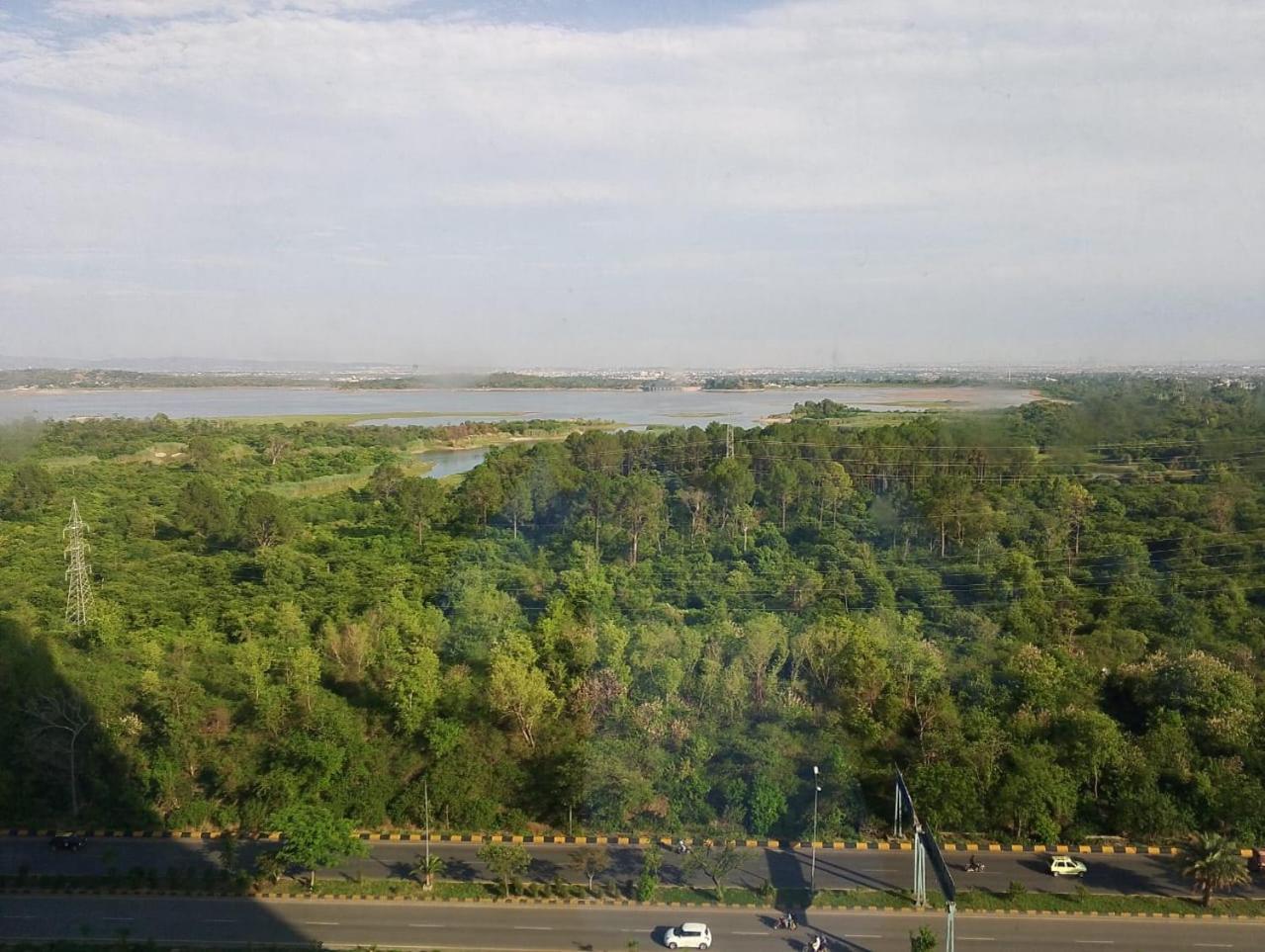 One Constitution Avenue By Goldfinch Lejlighedshotel Islamabad Eksteriør billede